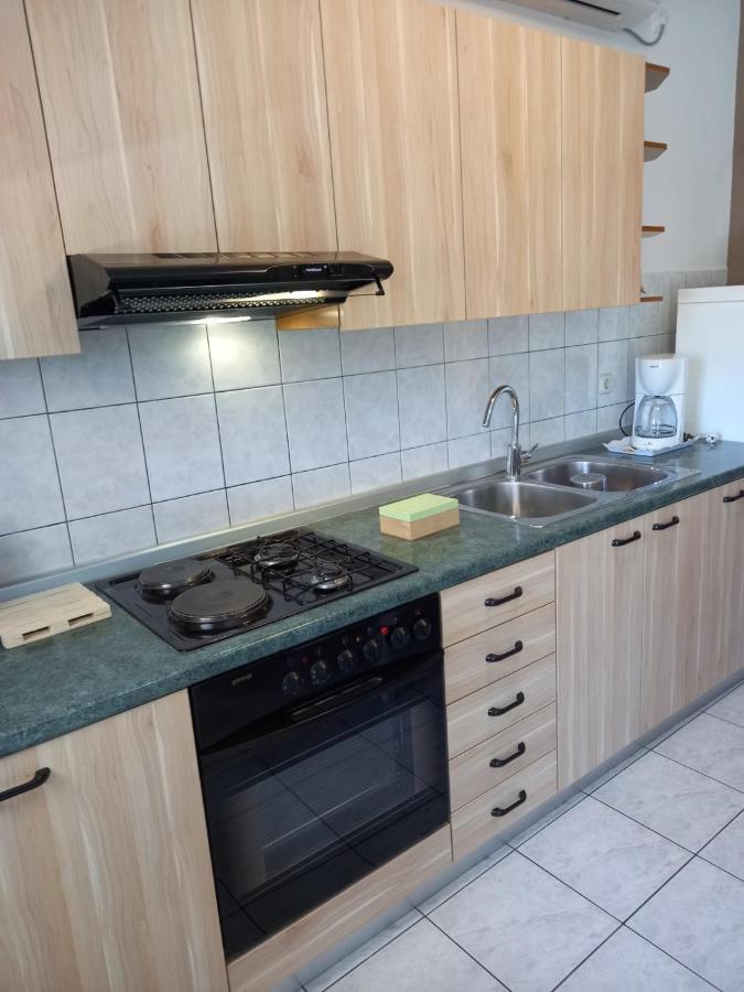 Apartman Katica Banjol Exterior photo