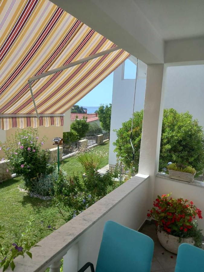 Apartman Katica Banjol Exterior photo
