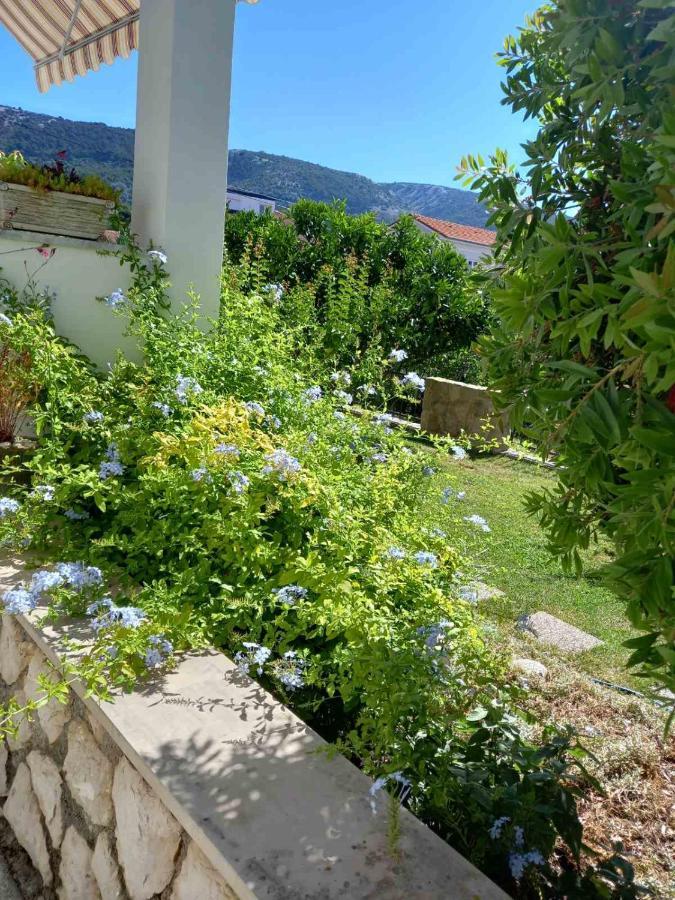 Apartman Katica Banjol Exterior photo